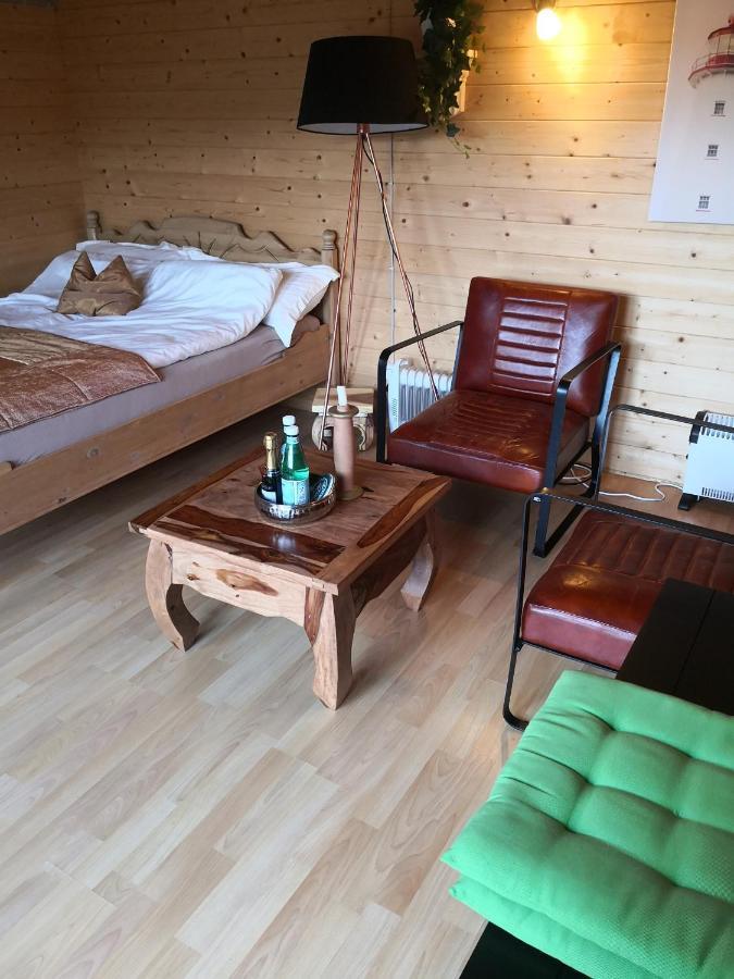 25qm ATRIUM Holz-Bungalow- NATUR PUR- NEUES MASSIVHOLZ BETT- Juni 2022- Objekt optimiert! Scharbeutz Exterior foto