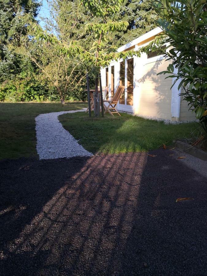 25qm ATRIUM Holz-Bungalow- NATUR PUR- NEUES MASSIVHOLZ BETT- Juni 2022- Objekt optimiert! Scharbeutz Exterior foto